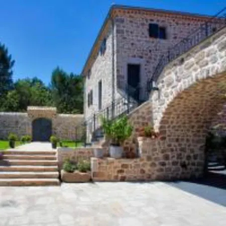 De Baume 4*